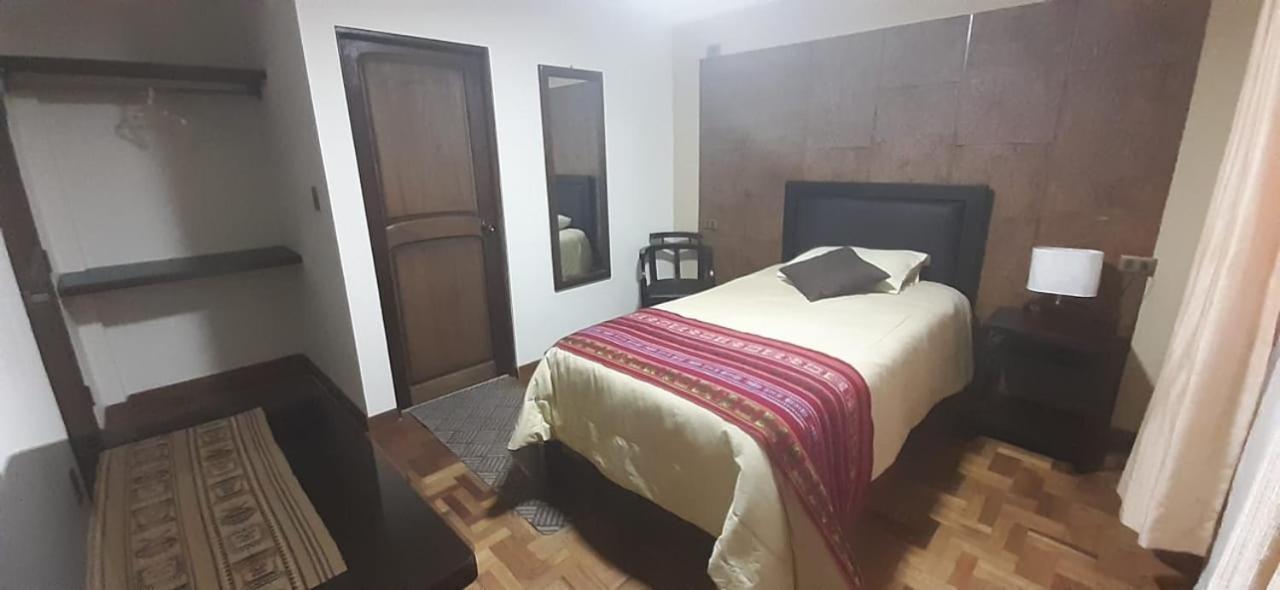 Hostal Jerian Уюні Екстер'єр фото